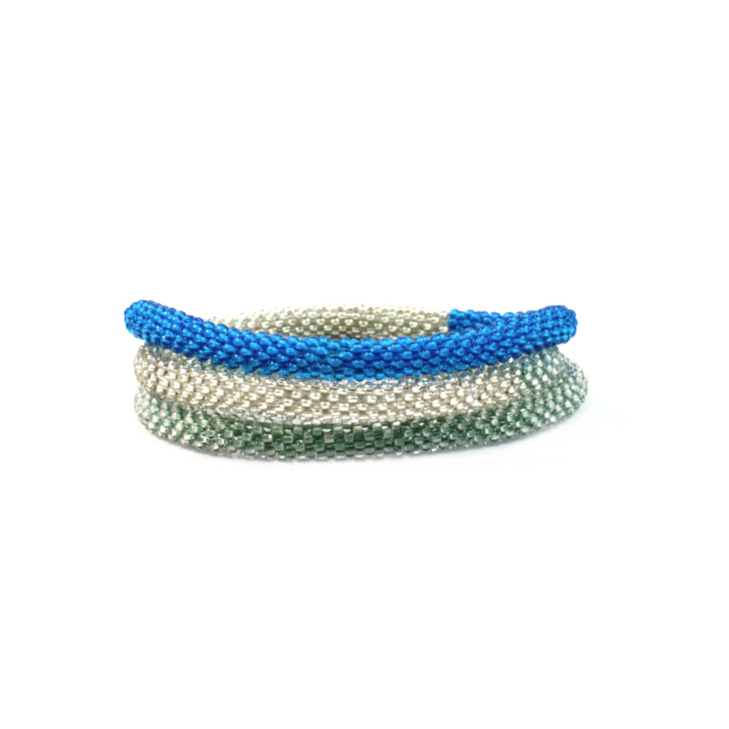 svelte-dreifacharmband-türkisblau-silber-salbei-front-800×800-1 (1)